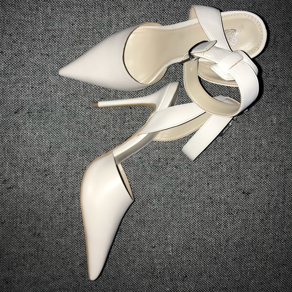 Victoria’s Secret Heel with Ankle Strap - Picture 3 of 7